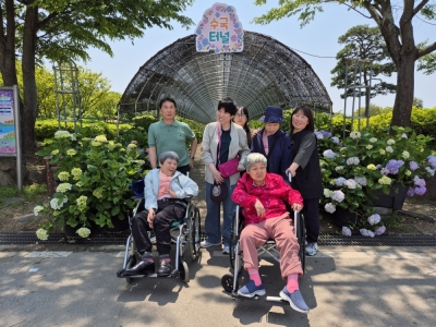관련사진